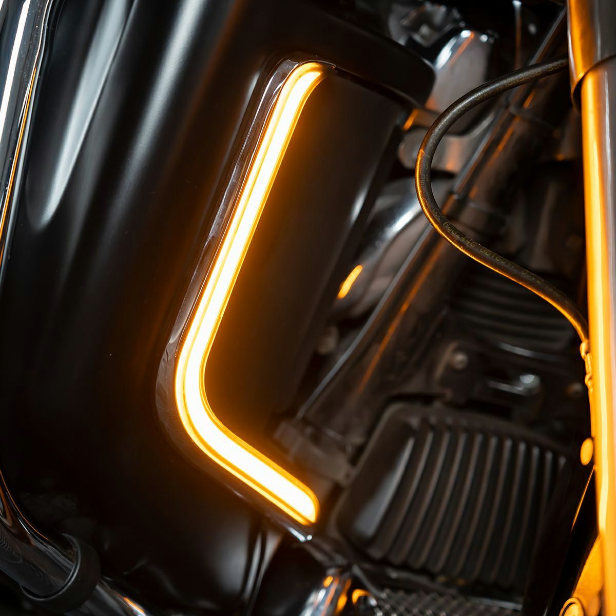 ロワーフェアリング LEDベントライト (クローム)