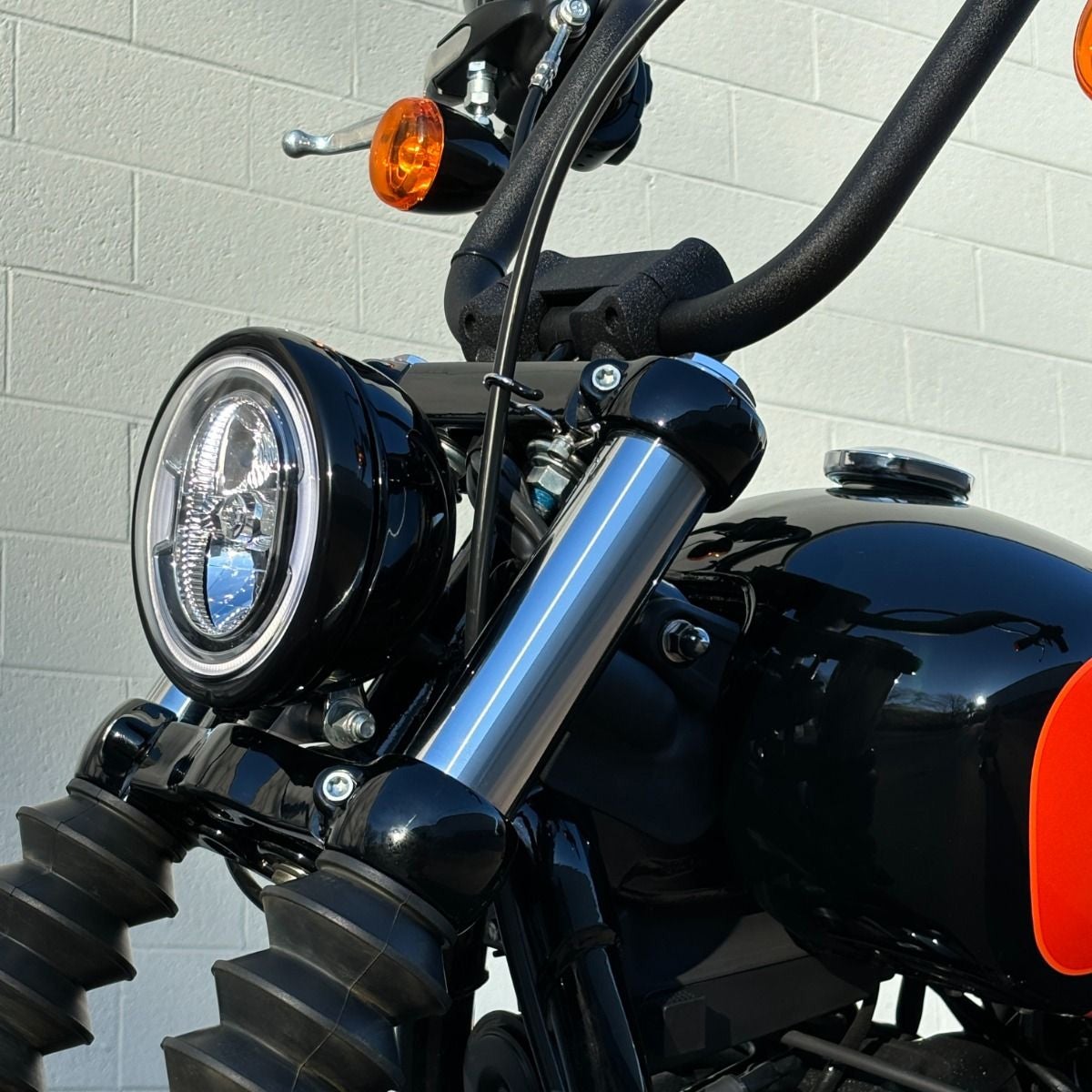 5.75インチ ヘッドライト トリムリング (グロスブラック)2