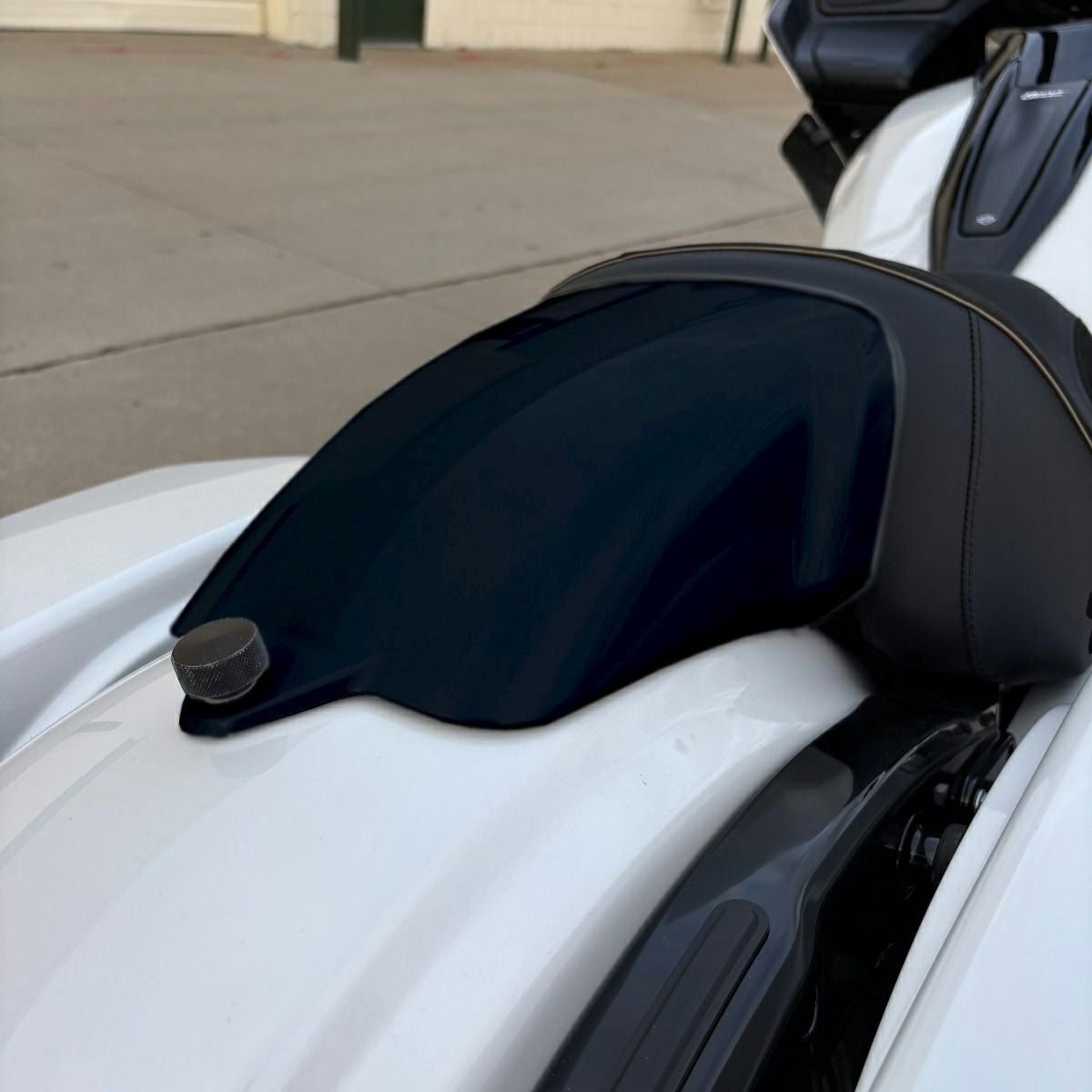 ソロシートカウル (ビビッドブラック)