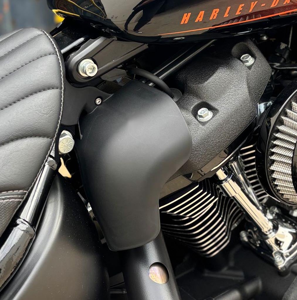 M8ソフテイル エアデフレクター (ビビッドブラック)