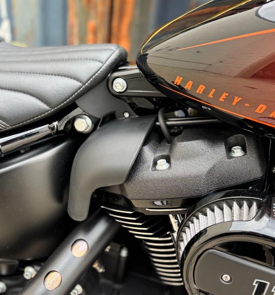 M8ソフテイル エアデフレクター (ビビッドブラック)2