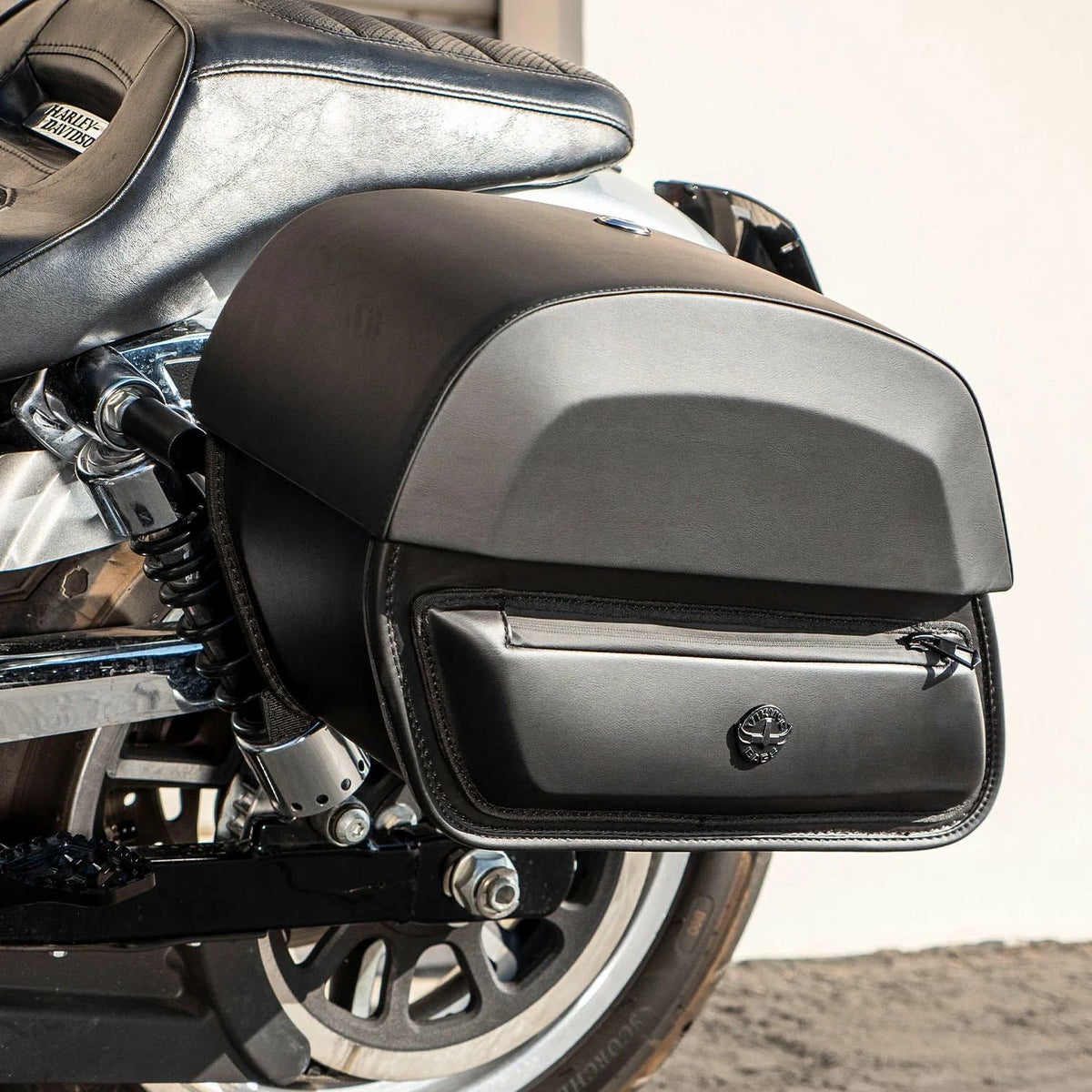 パンテオン クイックマウント サドルバッグ1