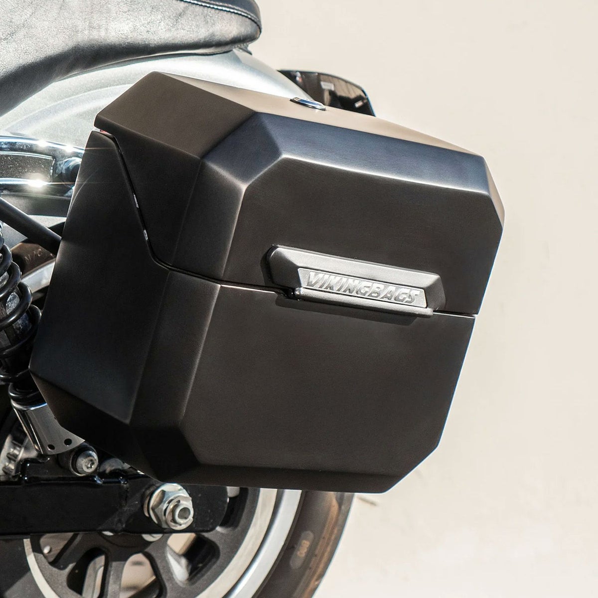 アウトロー クイックマウント サドルバッグ 20L (マットブラック)