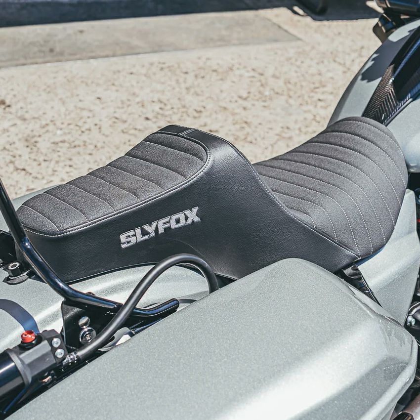 SLYFOX ハイヌーンシート クラシックステッチ (グレーロゴ) 2024以降 SLYFOX ハイヌーンシート クラシックステッチ (グレーロゴ) 2024以降