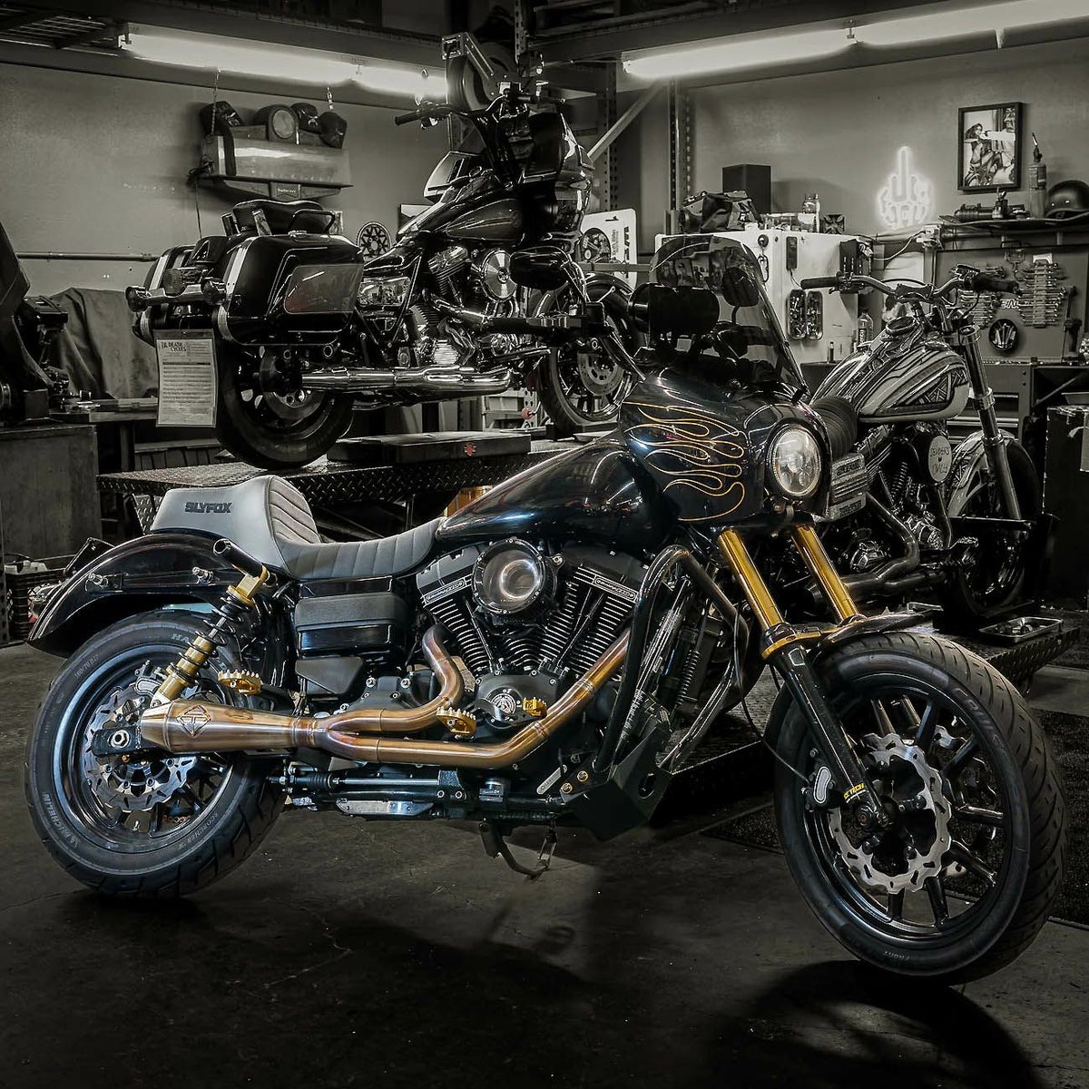 ハイヌーンシート クラシックステッチ (ブラックロゴ)1