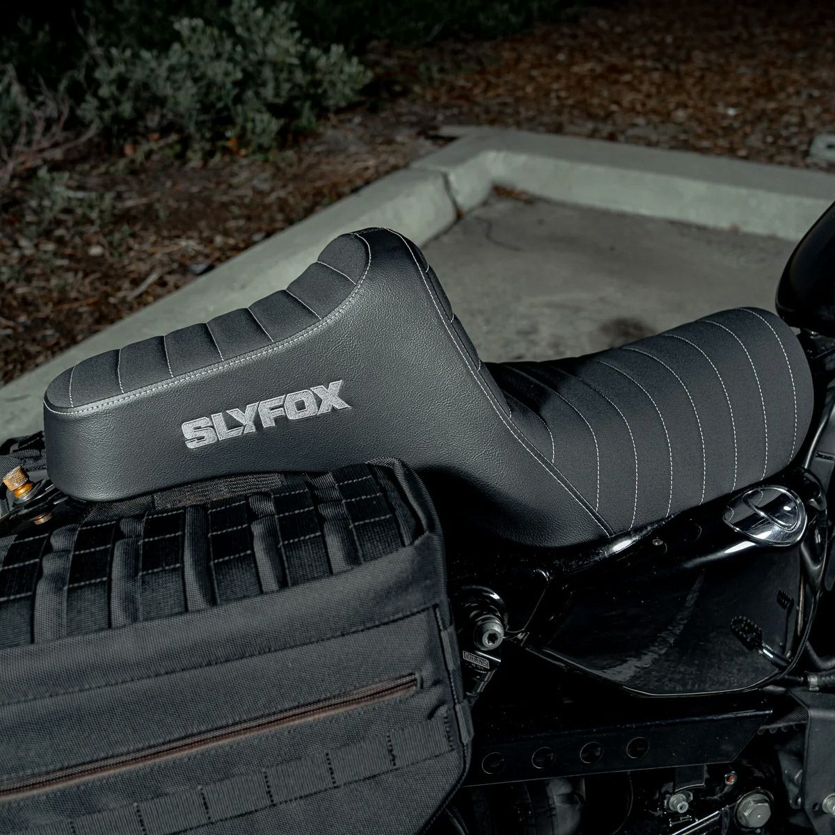 スポーツスター その他シート｜ハーレーカスタムパーツ専門店