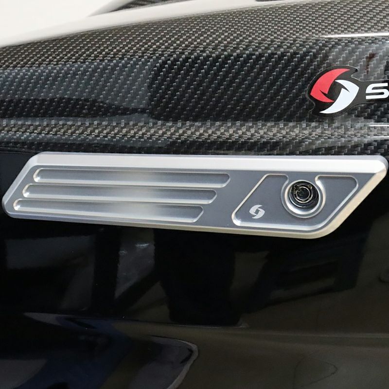 サドルバッグラッチカバー (シルバー)