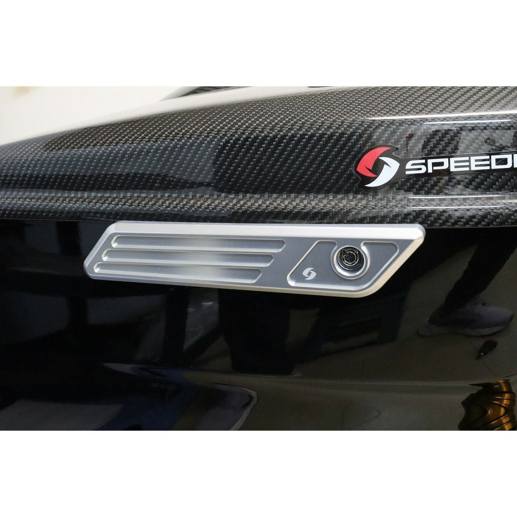 サドルバッグラッチカバー (シルバー)1