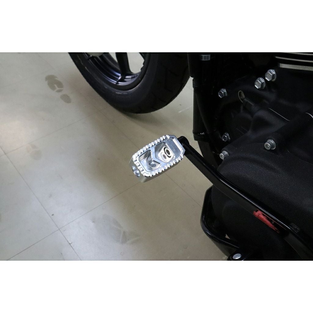 ハーレー アルミ削り出しシフトペグ 角型 (シルバー)2