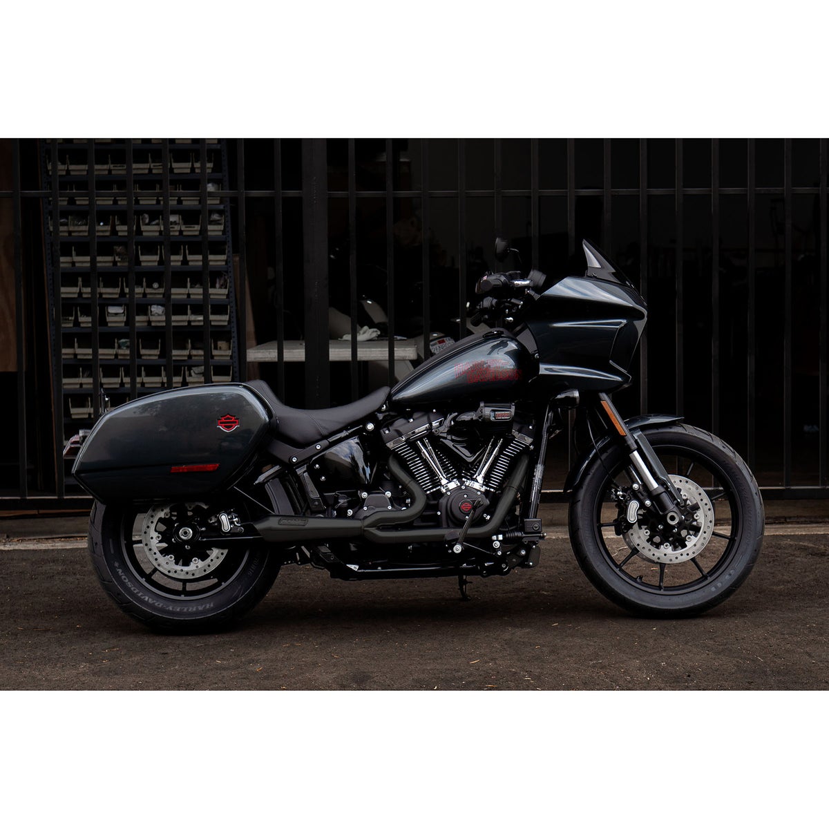 ローライダーST、ヘリテイジクラシック Cone Sweeper 2-1フルエキゾーストマフラー (ブラック)2