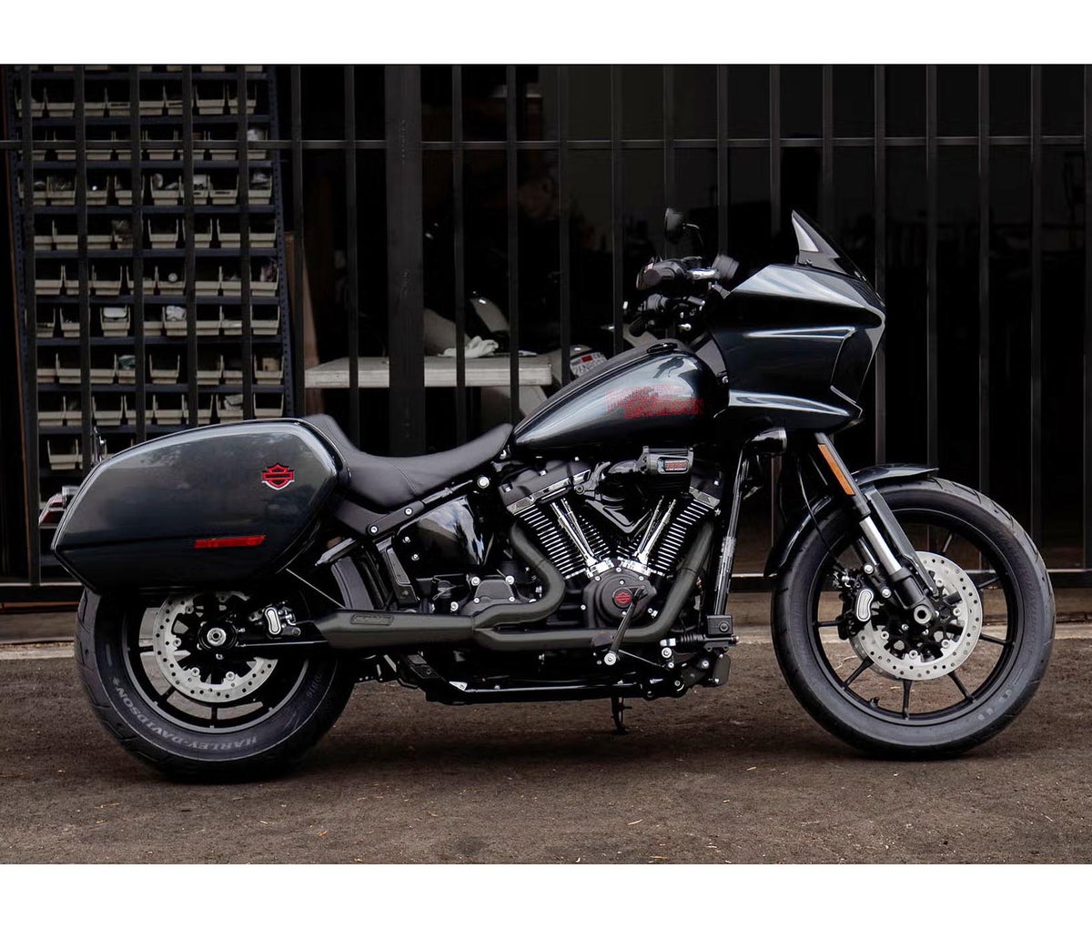 ローライダーST、ヘリテイジクラシック Cone Sweeper 2-1フルエキゾーストマフラー (ブラック)2