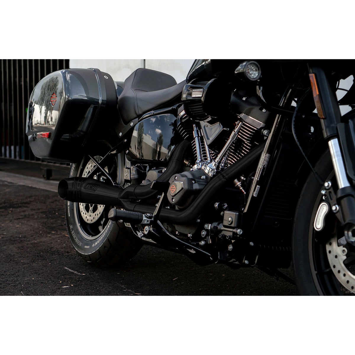 Turnout 2-1フルエキゾーストマフラー (ブラック)3