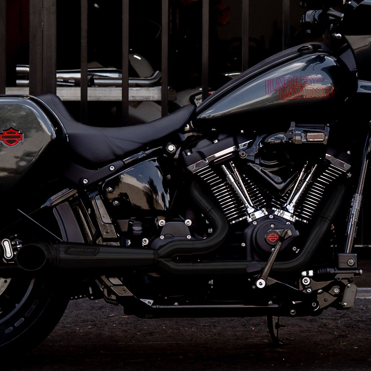 Turnout 2-1フルエキゾーストマフラー (ブラック)1