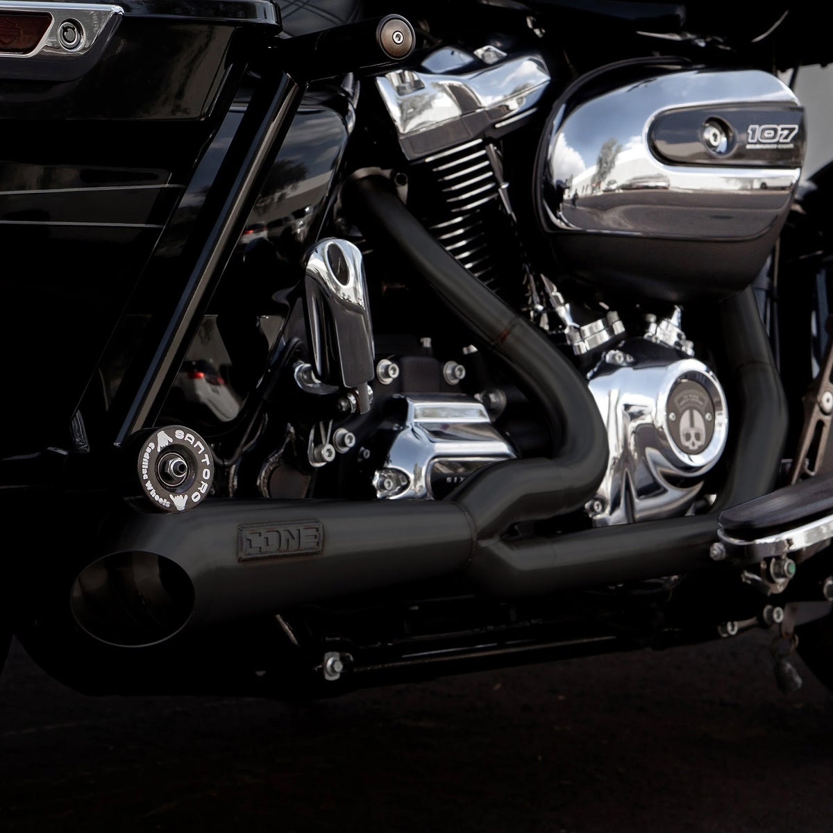 Breakaway 2-1フルエキゾーストマフラー (ブラック)