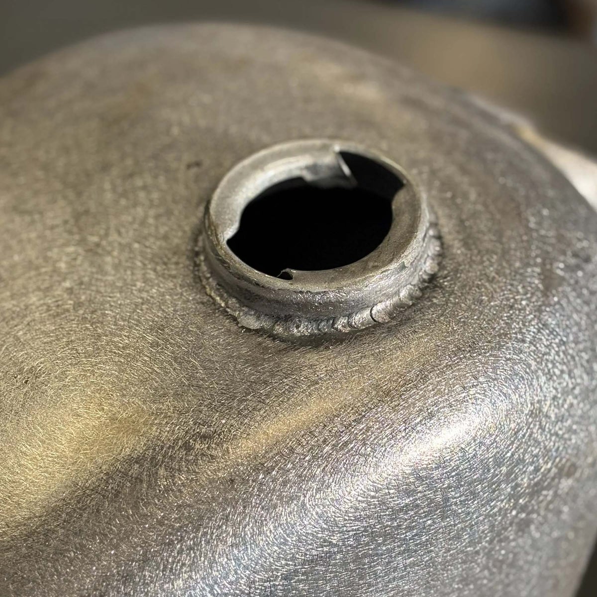 ハーレー用 カム式タンクキャップ (ブラック)2