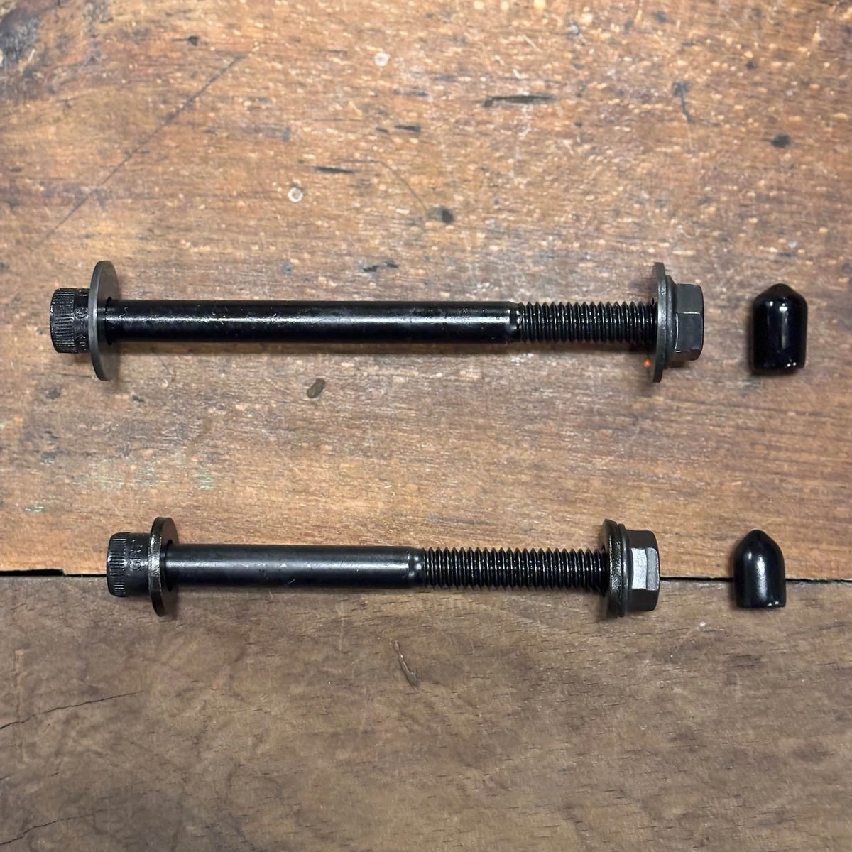 2004～2021 スポーツスター用 ガスタンクマウントボルトキット