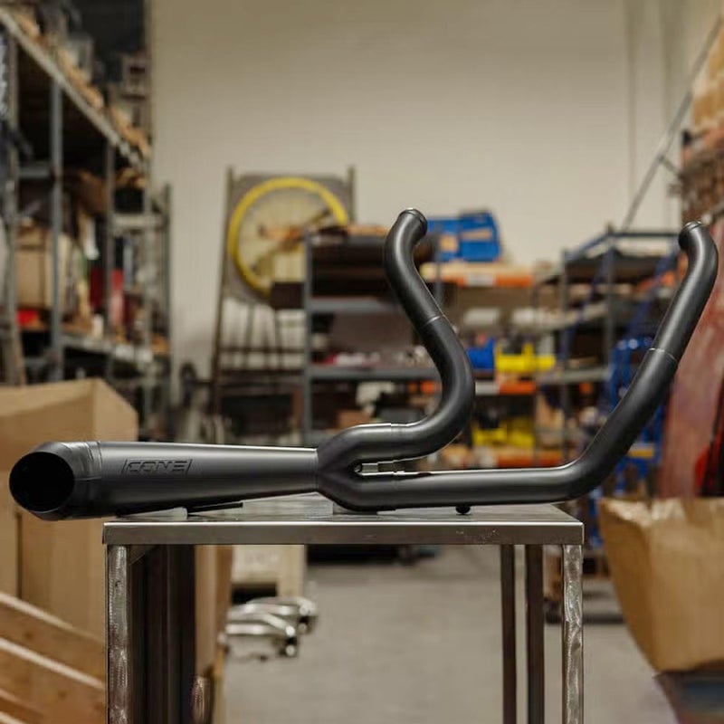 Turnout 2-1フルエキゾーストマフラー (ブラック)