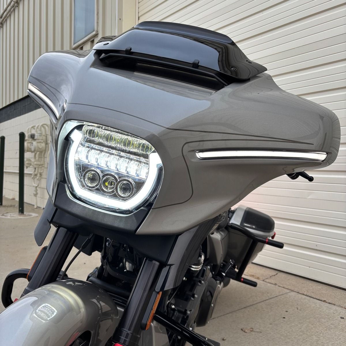 2024以降 FLHXモデル HALOMAKER LEDヘッドライト クローム HOGWORKZ ホグワークズ 2