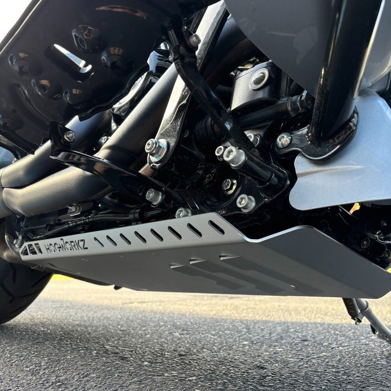 アルミ スキッドプレート (シルバー)