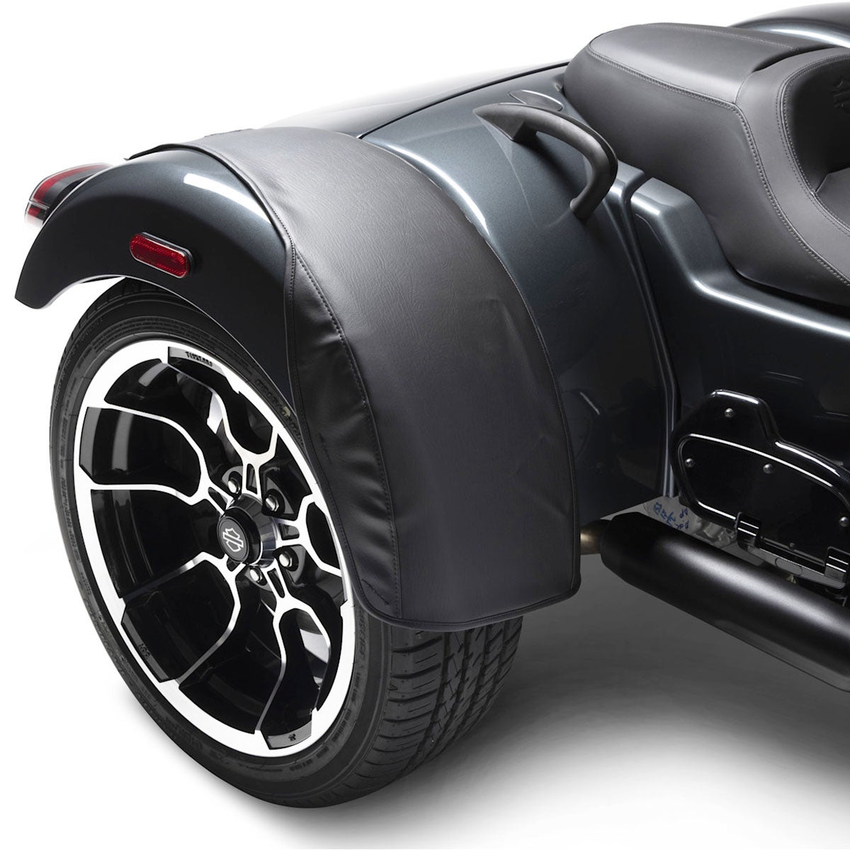 2026以降 FLTRT トライク リアフェンダーブラ