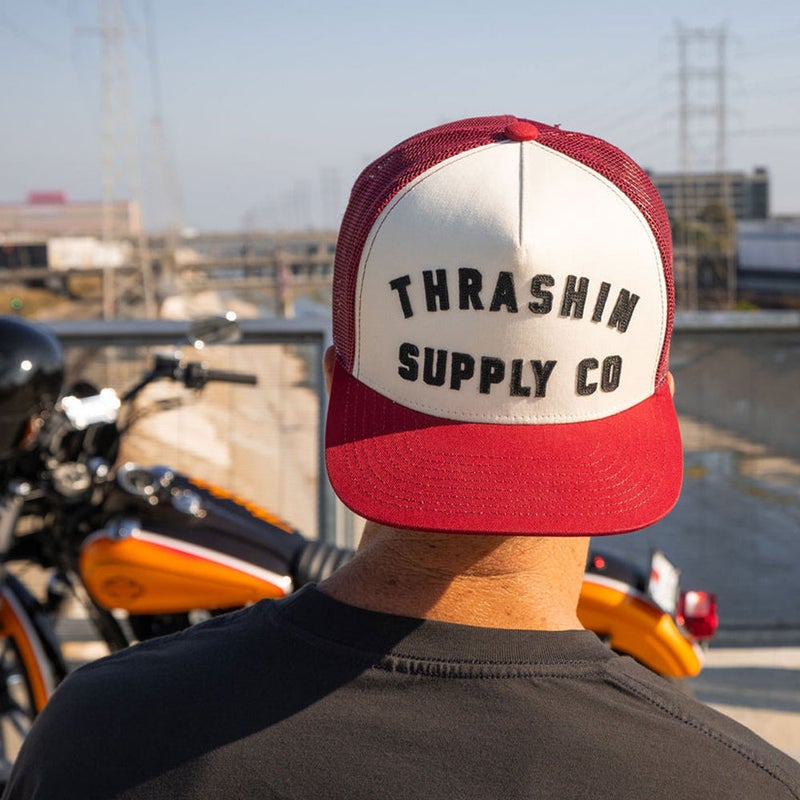 Thrashin Supply Foundation Trucker スナップバック キャップ レッド 1