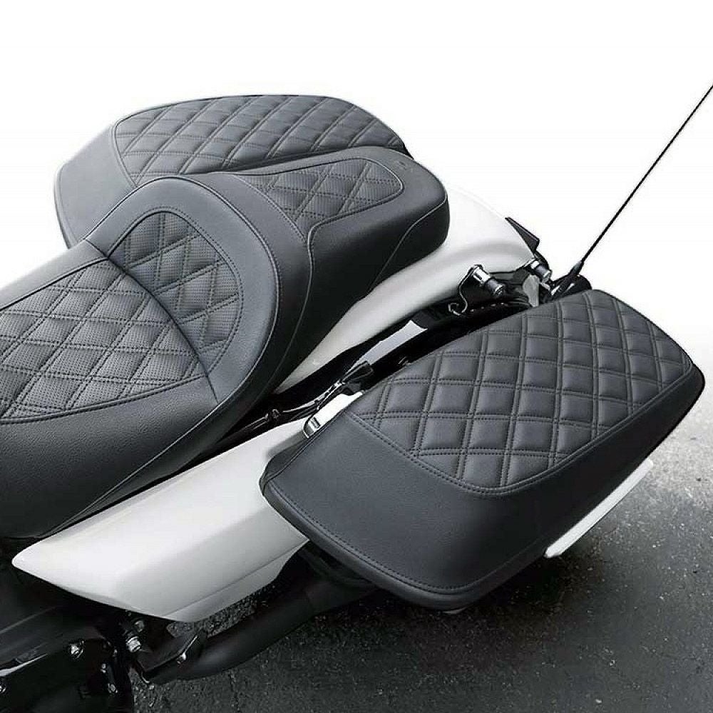 2024以降 FLHX FLTR Saddlemen サドルバッグリッドカバー LSステッチ 01