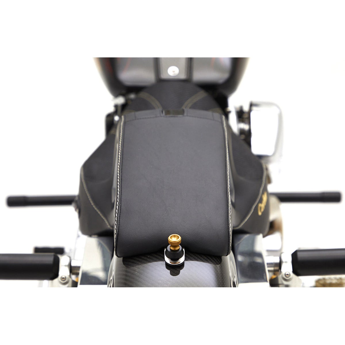 ガンスリンガー・サドル (ヒート機能付) FXR6