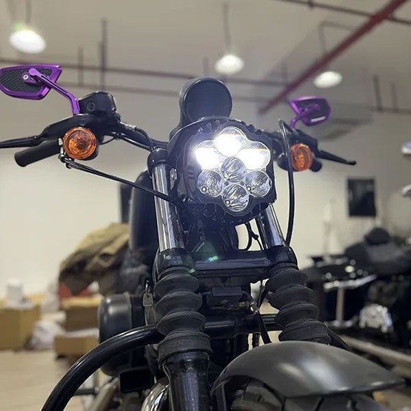 スポーツスター、ダイナ シャークスタイル LEDヘッドランプ 2