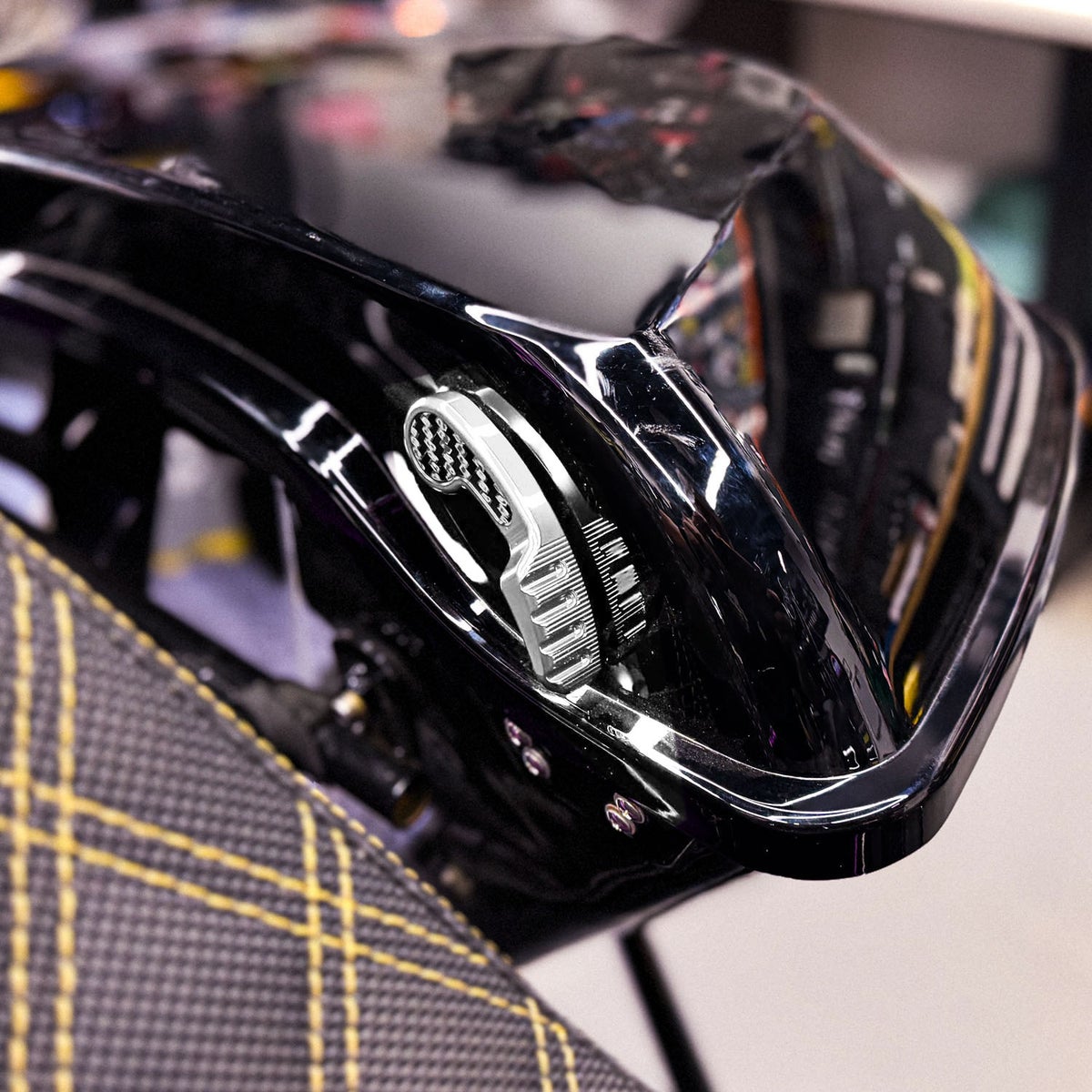 サドルバッグラッチ ハンドルレバー カーボンインサート シルバー