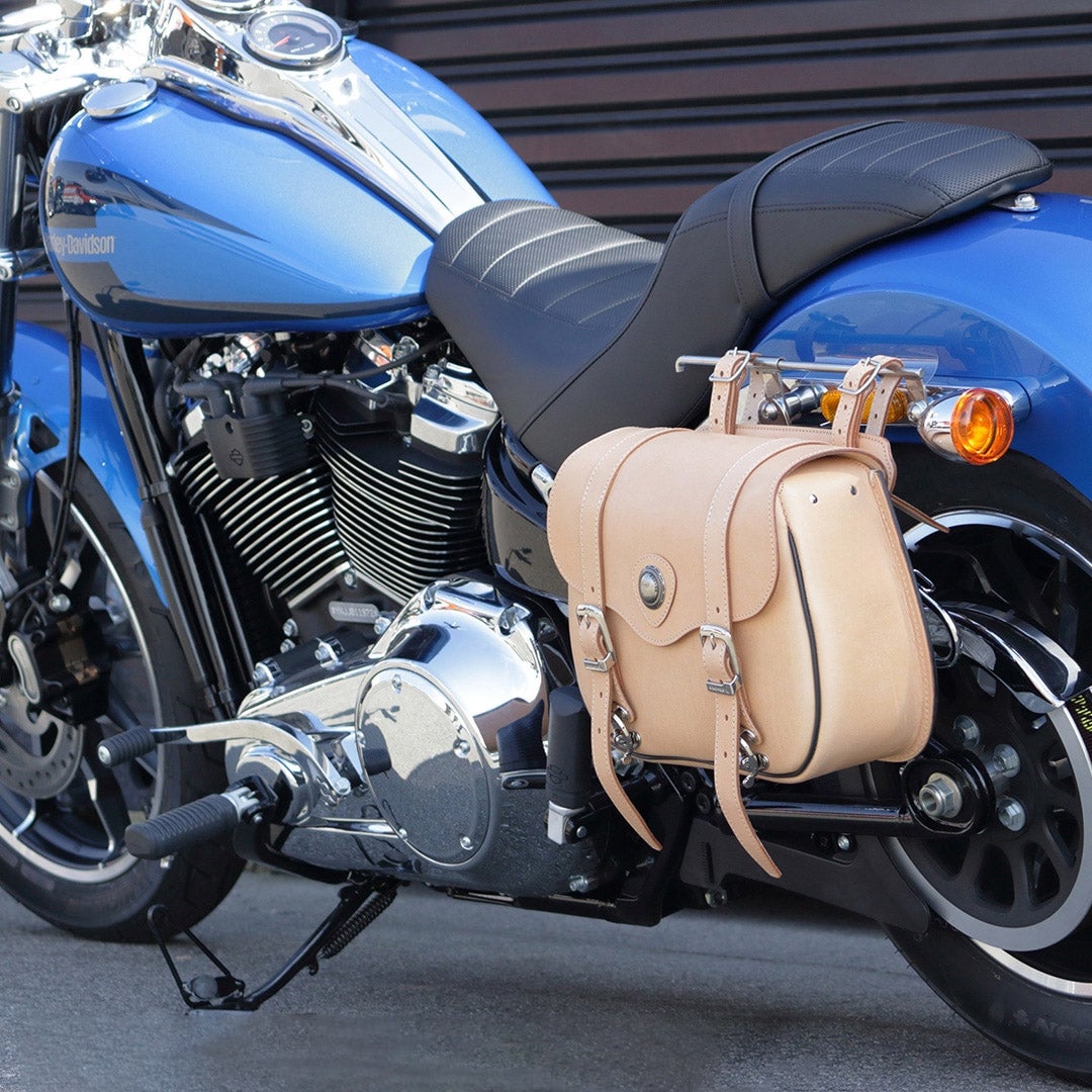 レザーサドルバッグ 7.5L (タン)1