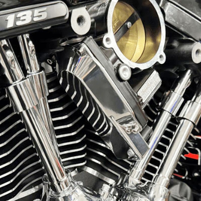 M8 ツーリング、ソフテイル スロットルボディーカバー ポリッシュ NAMZ