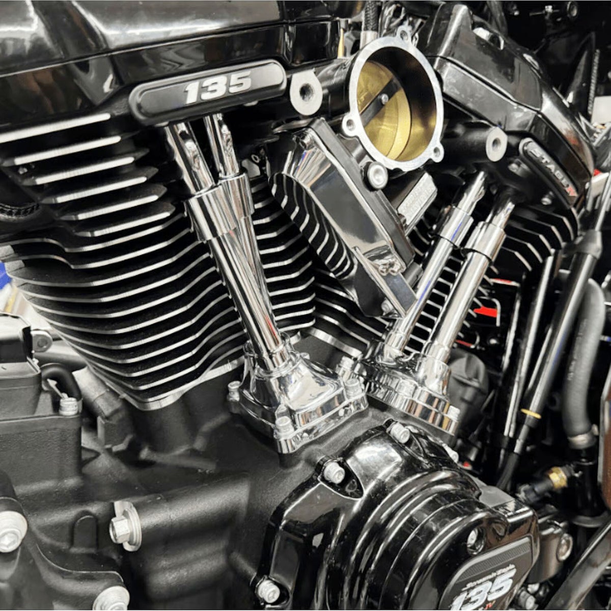 M8 ツーリング、ソフテイル スロットルボディーカバー ポリッシュ NAMZ 2