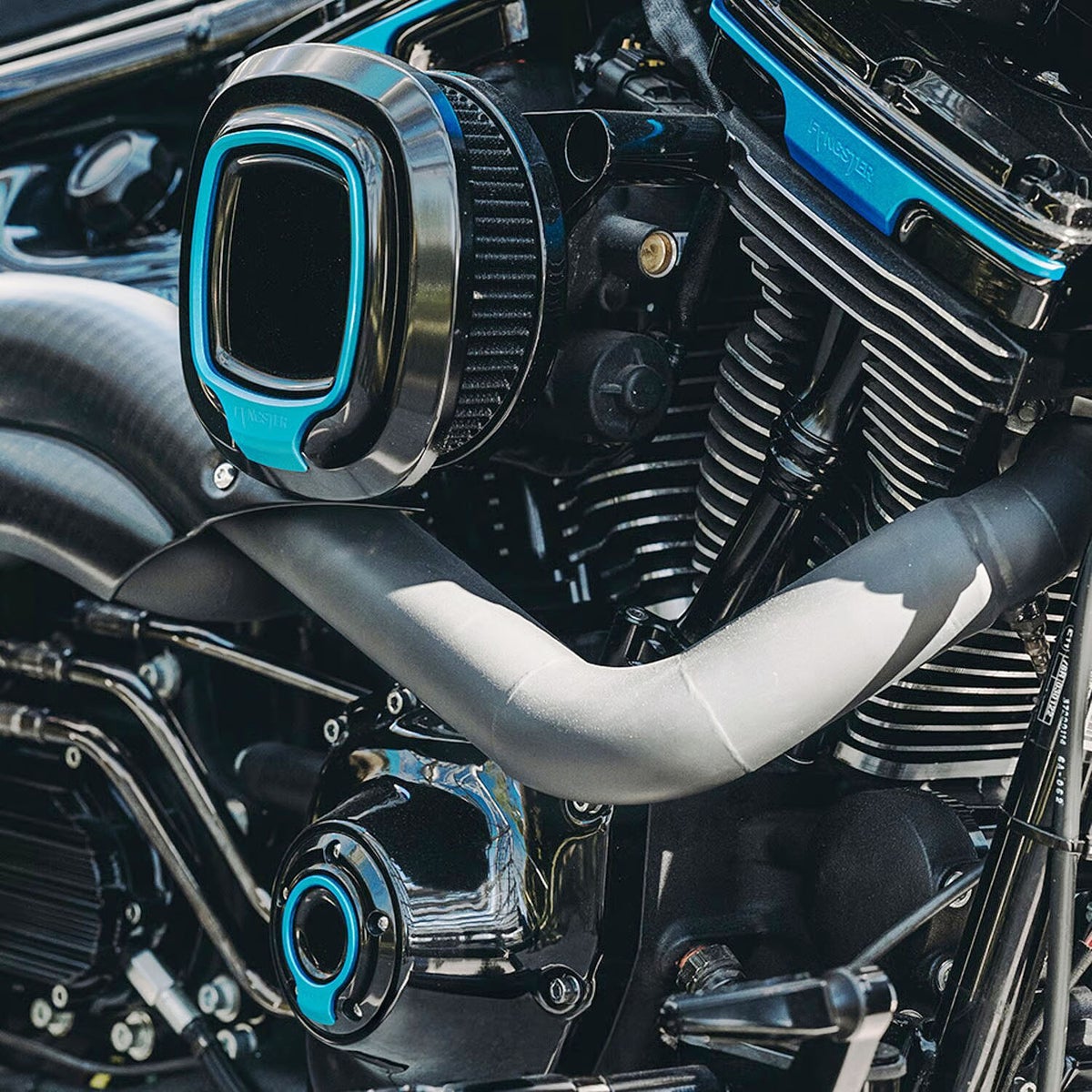 M8 ツーリング、ソフテイル エアクリーナー ブラック/ブルー FANGSTER 3