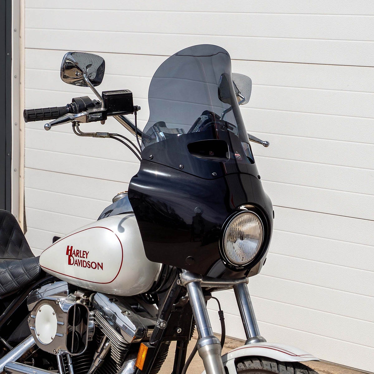 ロードウォリアー・フェアリング用 15インチ Flareウィンドシールド (ダークスモーク)1