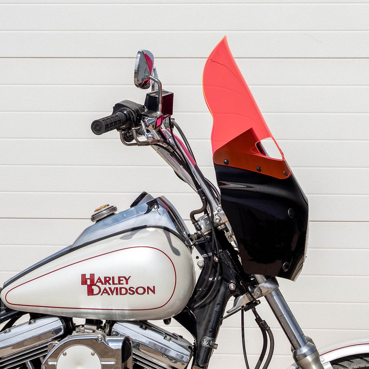 ロードウォリアー・フェアリング用 15インチ Flareウィンドシールド (ピンクアイス)1