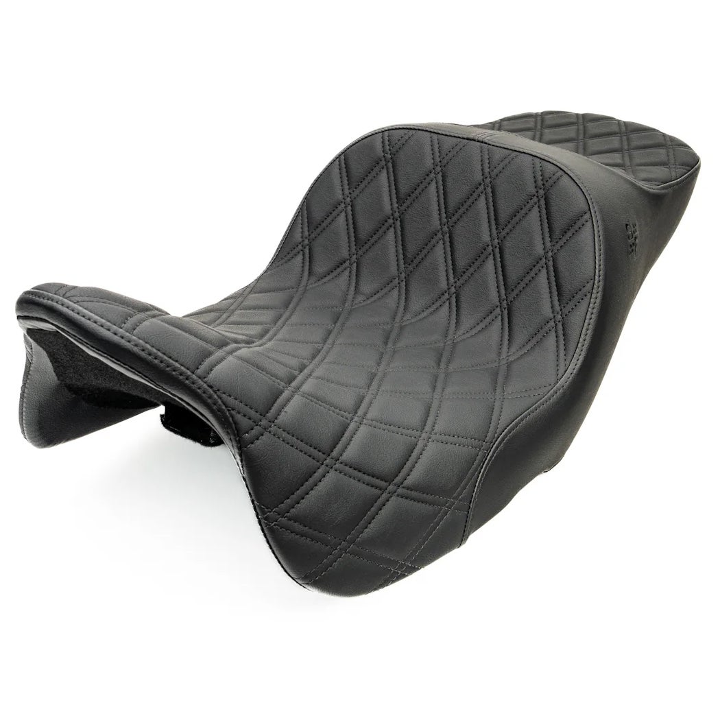 Chariot ダイアモンドステッチシート (ブラックロゴ)1