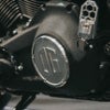 M8ソフテイル ダービーカバー (ゴールド)1