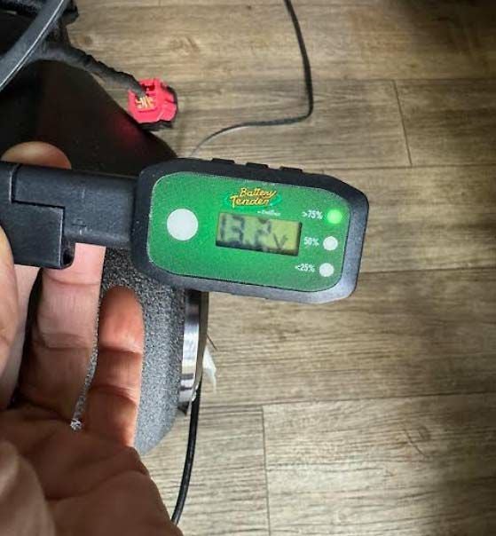 バッテリーテンダー バッテリー電圧チェッカー |ハーレーパーツ専門店