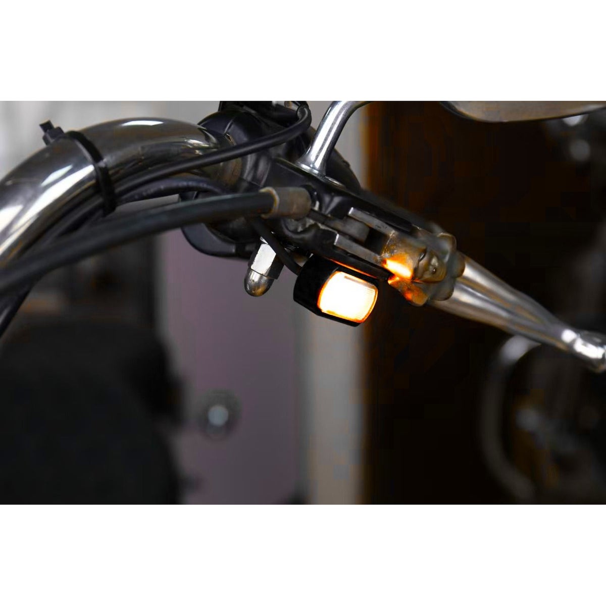 ハンドルマウント LED DRL/ウィンカー (ブラック)1