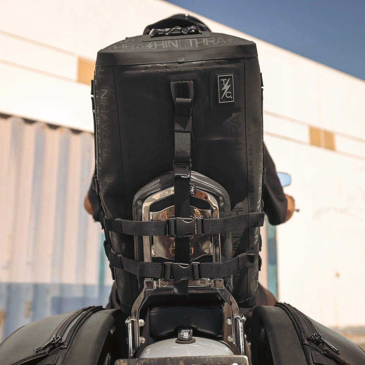 Defender 35L 完全防水ダッフルバッグ3