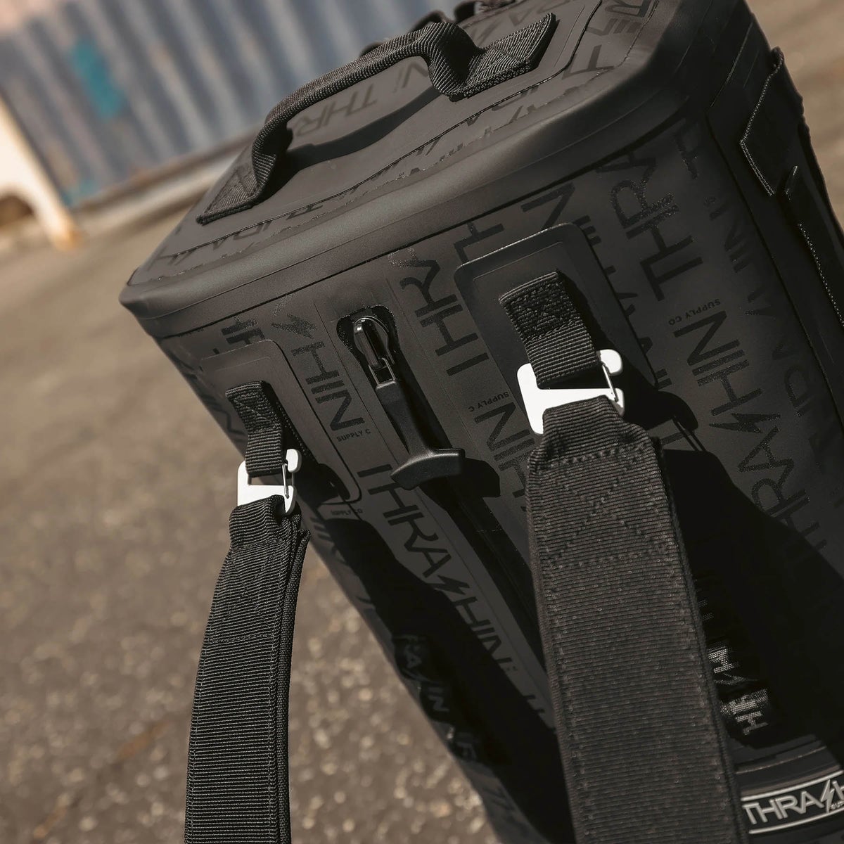 Defender 35L 完全防水ダッフルバッグ8