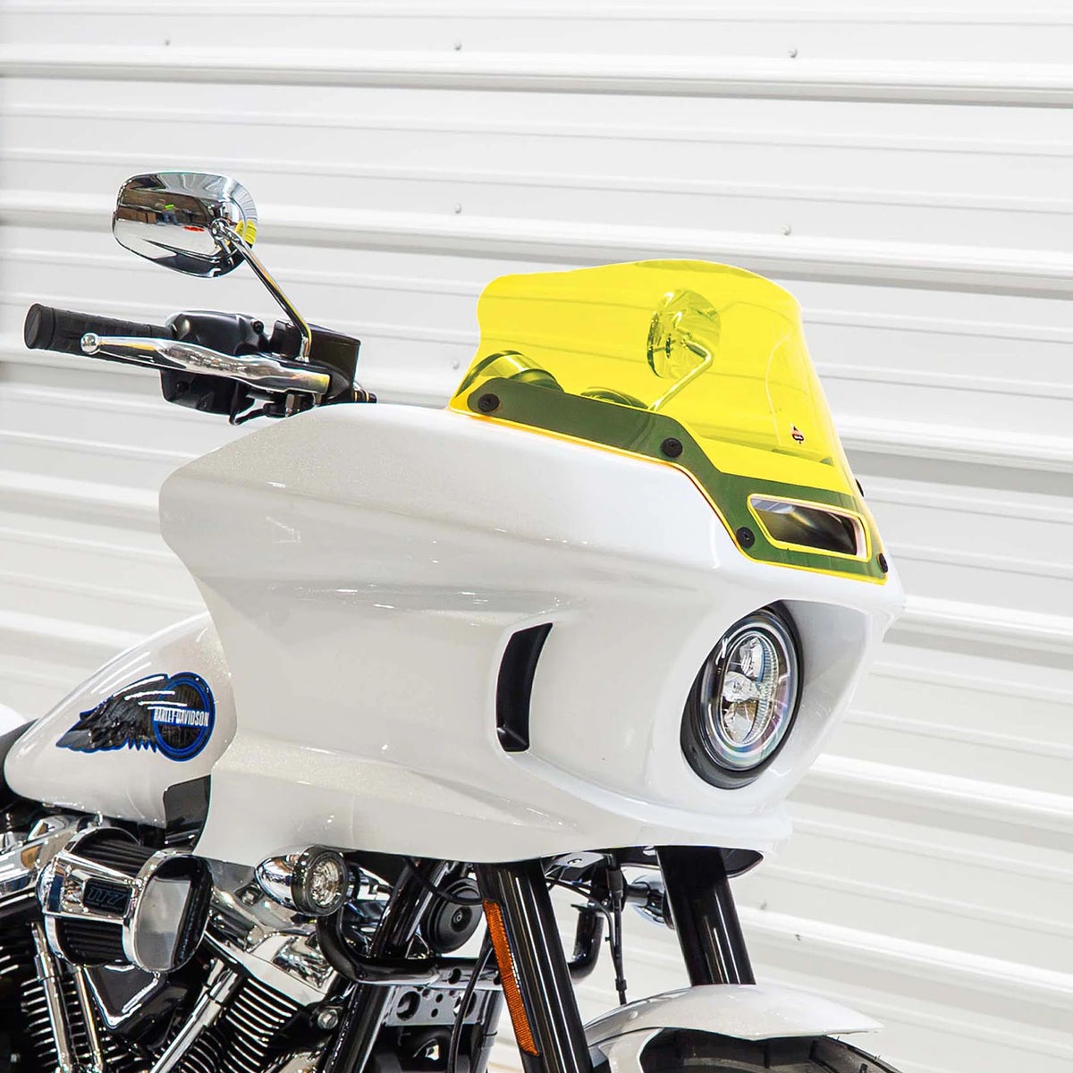 ローライダーST フレア・ウィンドシールド 6インチ (イエローアイス)1