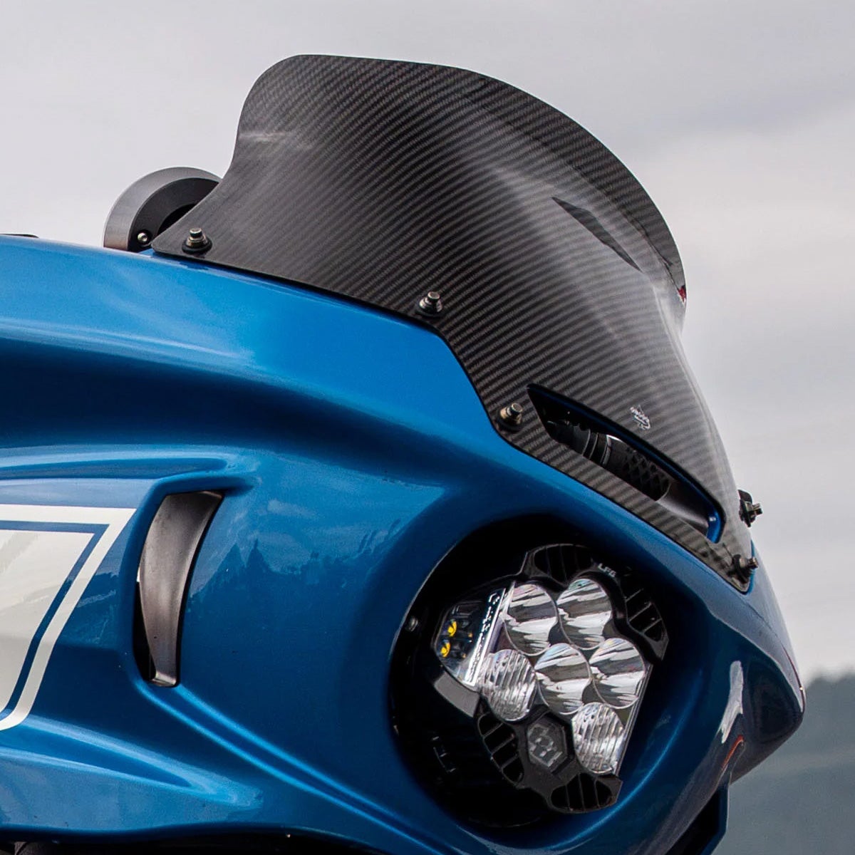 ローライダーST カーボンファイバー・フレアウィンドシールド 8インチ