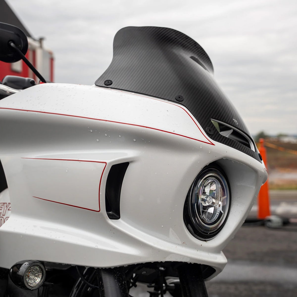 ローライダーST カーボンファイバー・フレアウィンドシールド 8インチ4