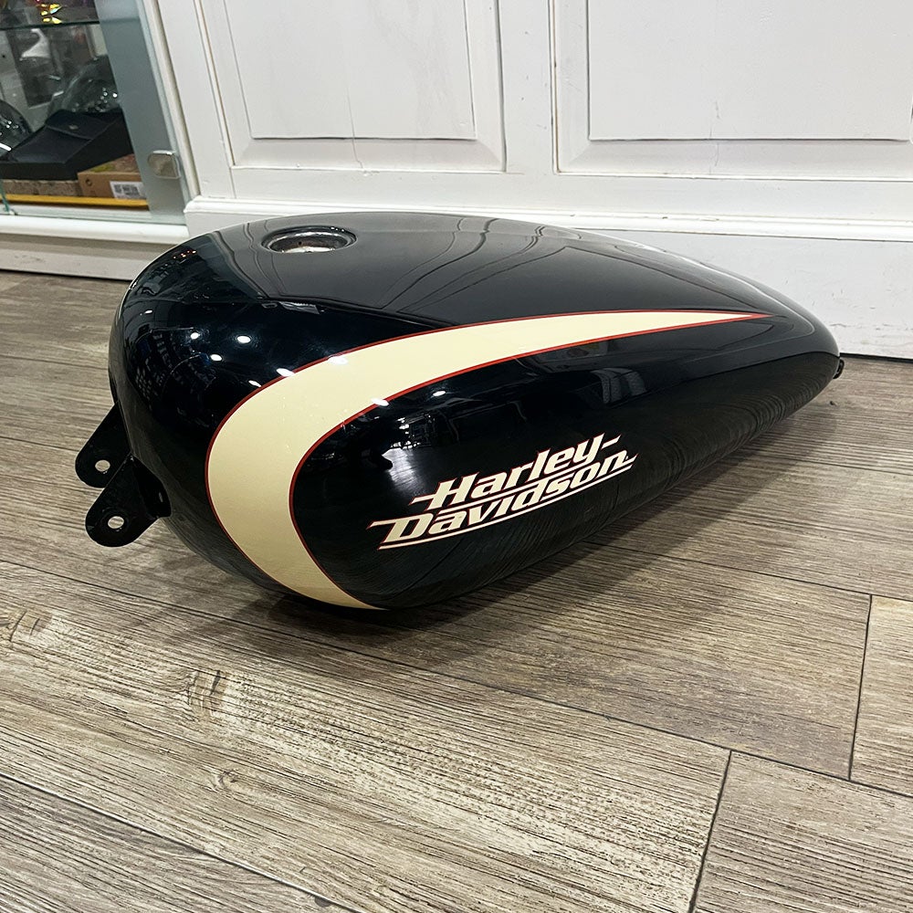 スポーツスター用 3.3ガロン・タンク DIAMONDパターン Drag