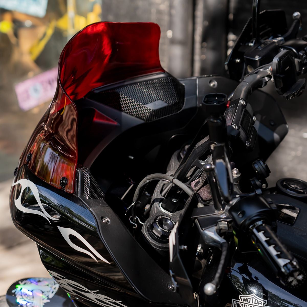 ローライダーST ウィンドシールド 8インチ (レッド)1