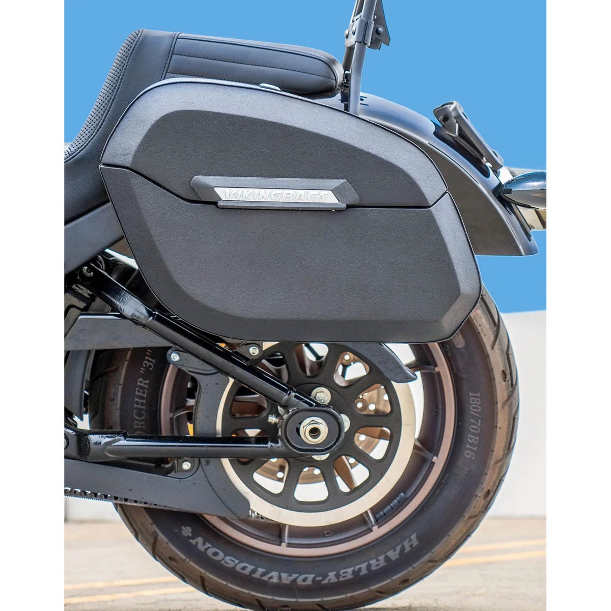 Darkin 32L クイックマウント ハードサドルバッグ (レザーラップ)2