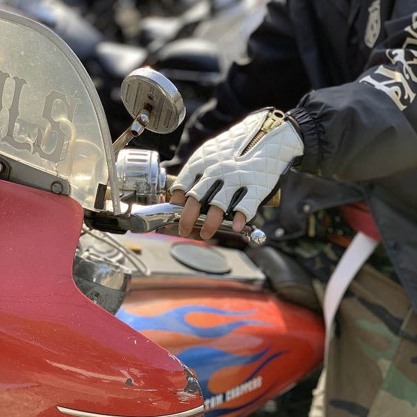 CHOPPERS ハーフフィンガー グローブ ダイヤステッチ ホワイト/ブラック 3