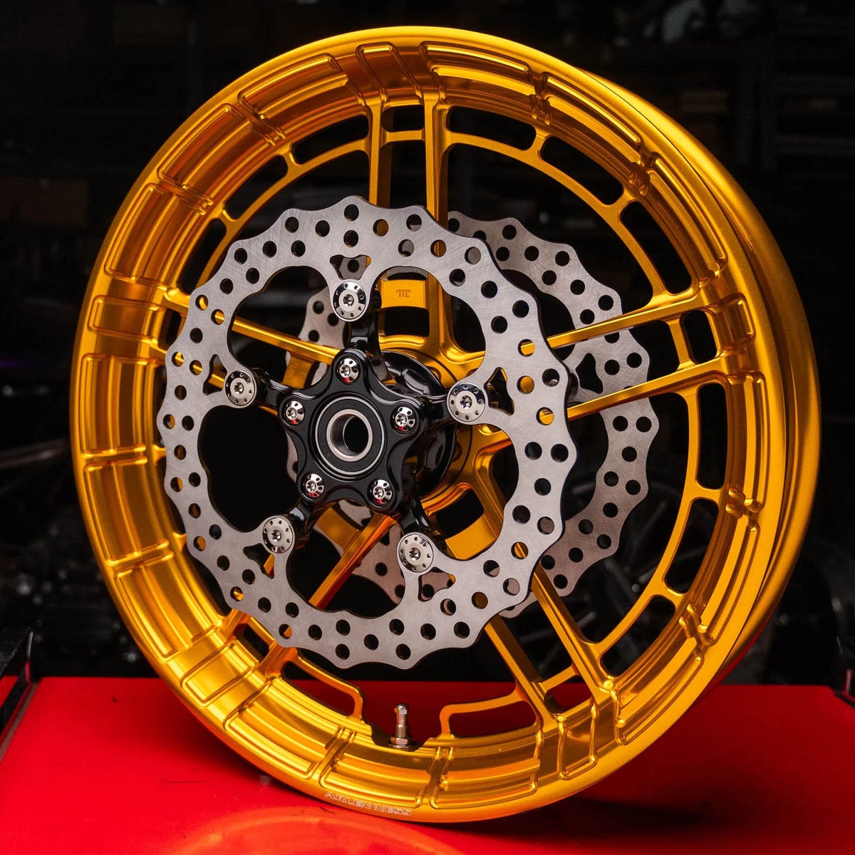 Flatline 鍛造アルミホイール 19 x 3.25 (ゴールド)