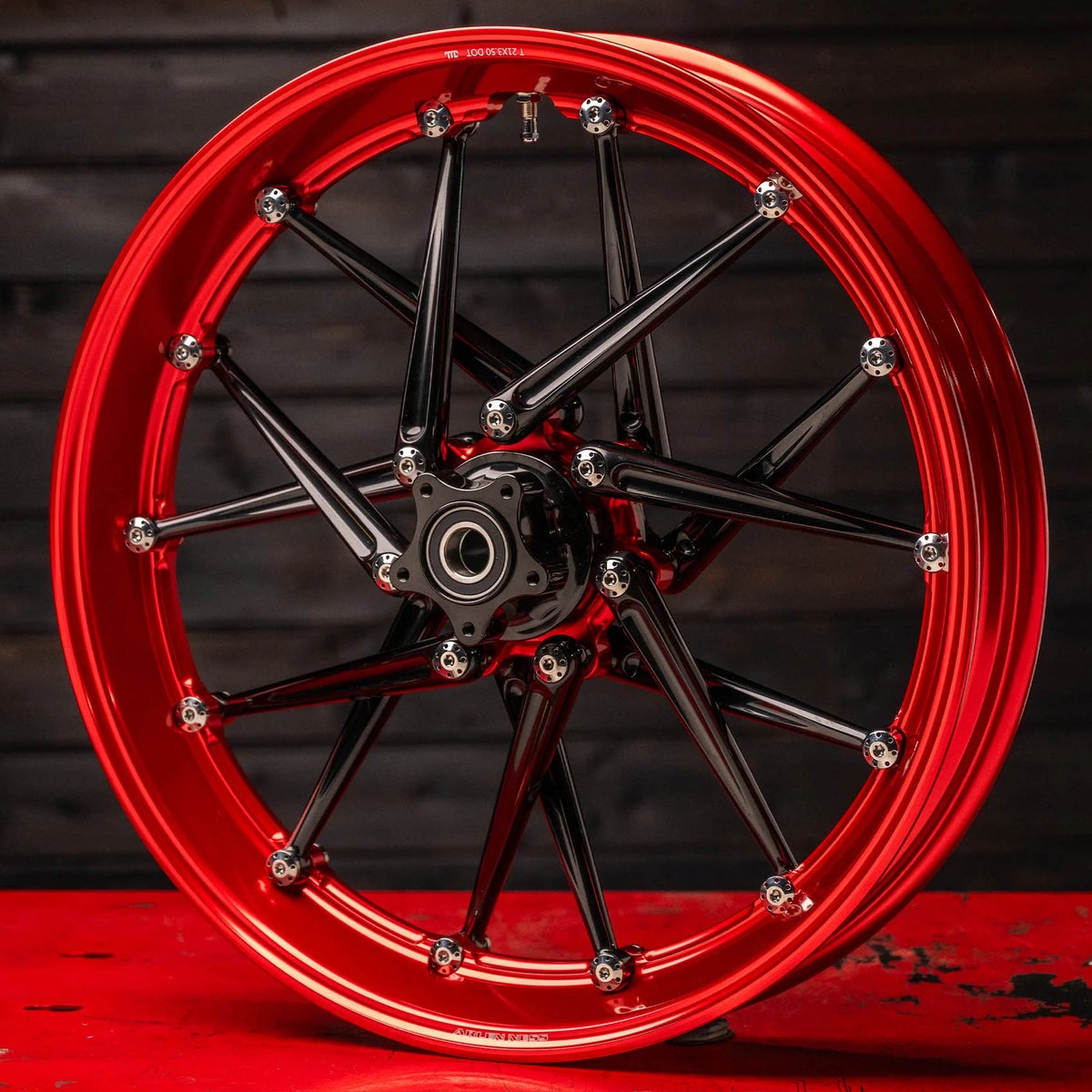 Spoken 鍛造アルミホイール 19 x 3.25 (レッド)